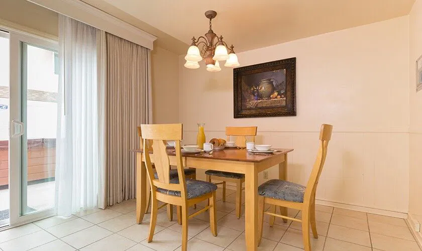 Channel Island Shores Dining Room
