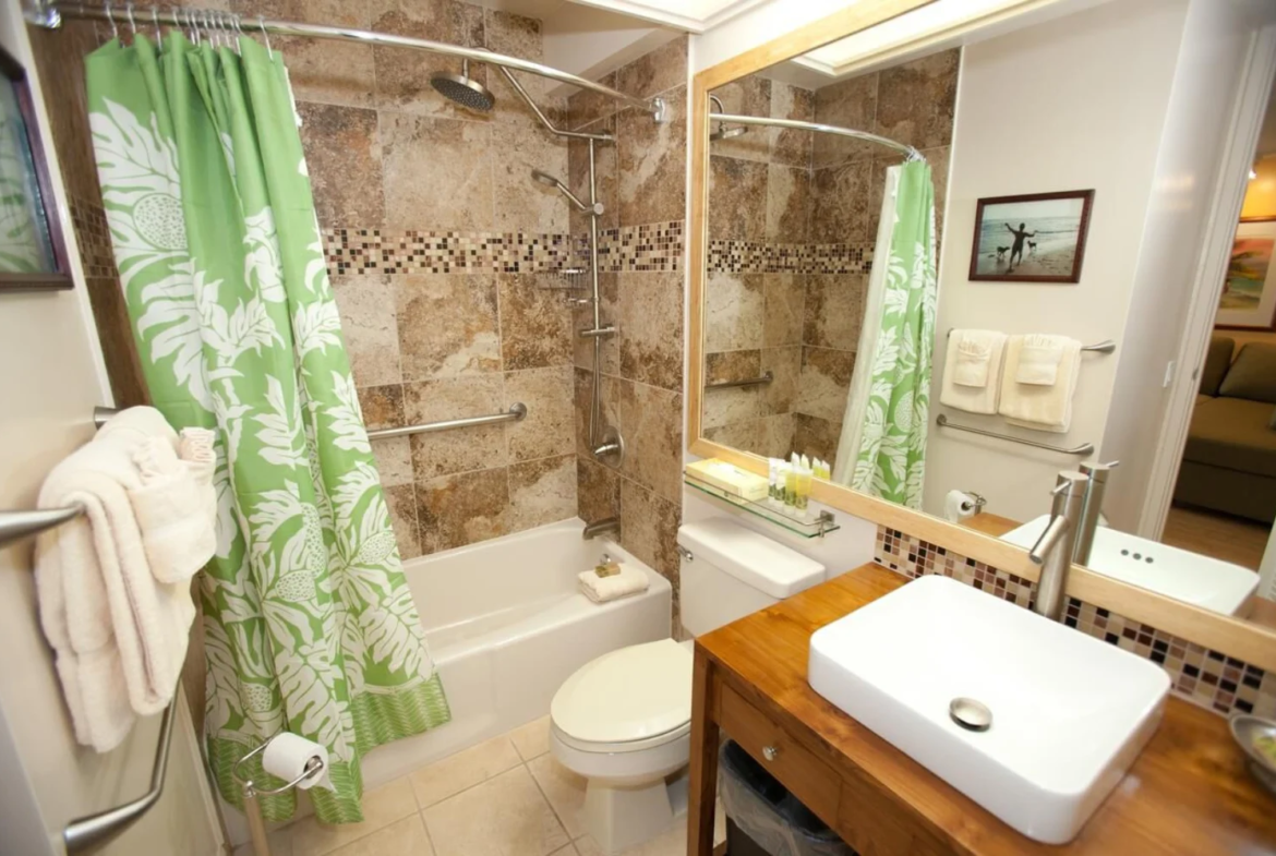 Cliffs at Princeville Bathroom