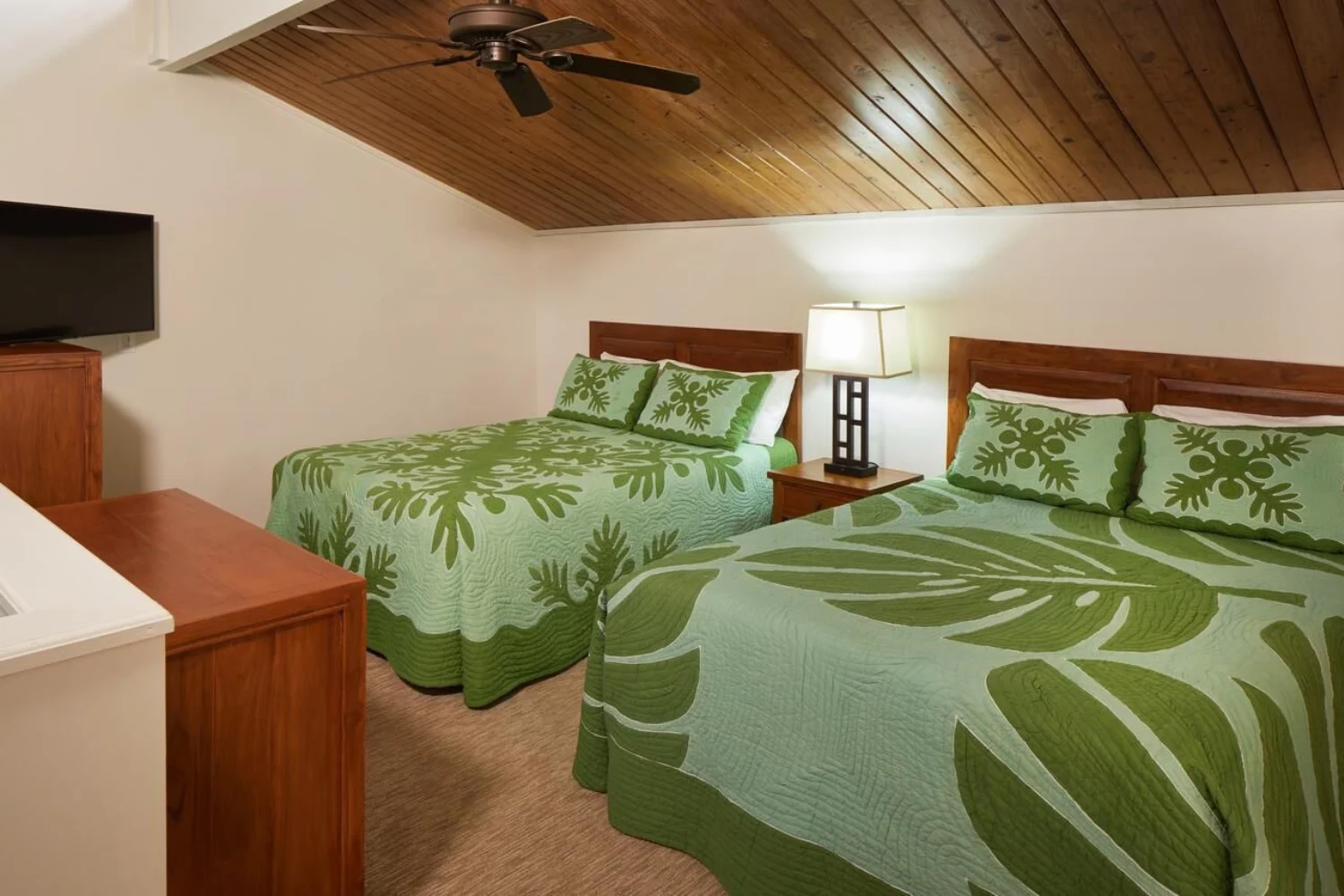 Cliffs at Princeville Bedroom
