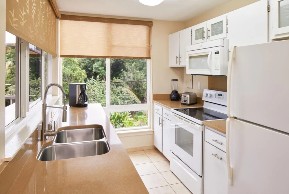 Cliffs at Princeville Kitchen
