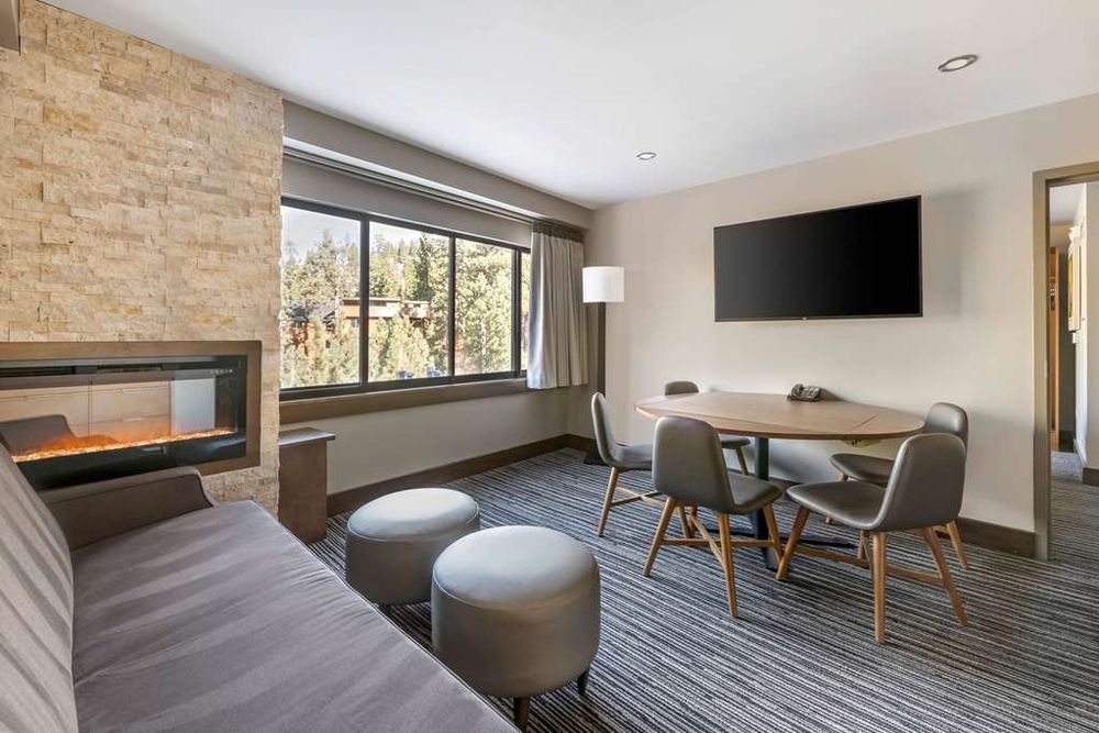 Hilton Vacation Club Tahoe Seasons Living