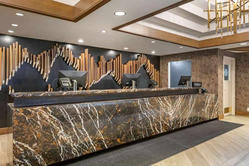 Hilton Vacation Club Tahoe Seasons Lobby