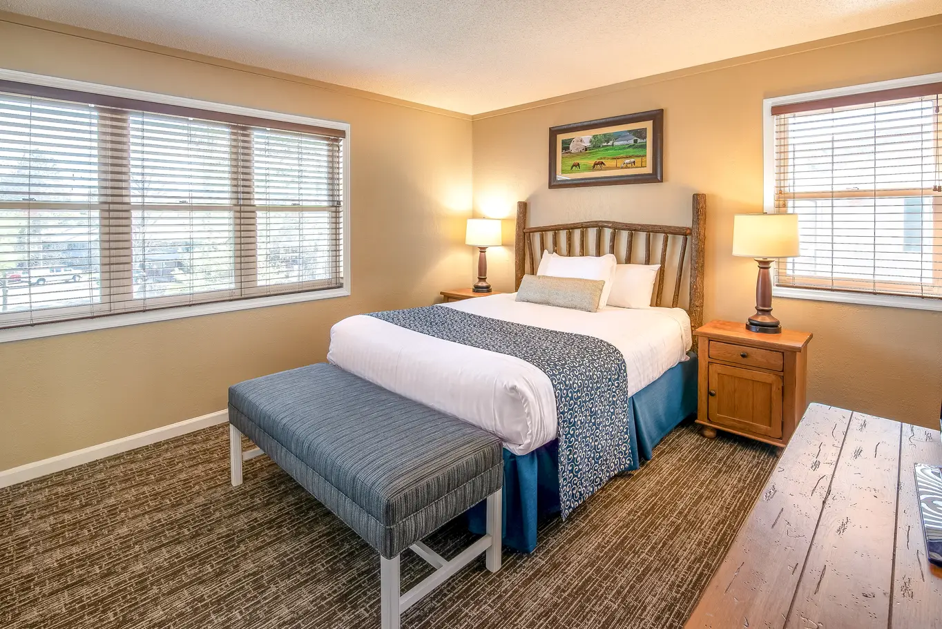 Holiday Inn Club Oak n Spruce Bedroom