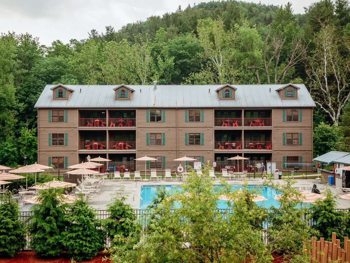 Holiday Inn Club Oak n Spruce Pool View