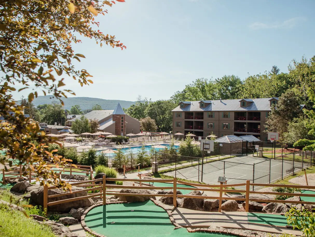 Holiday Inn Club Oak n Spruce Pool