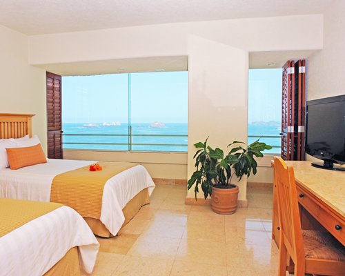 Hotel Emporio Ixtapa Double Beds