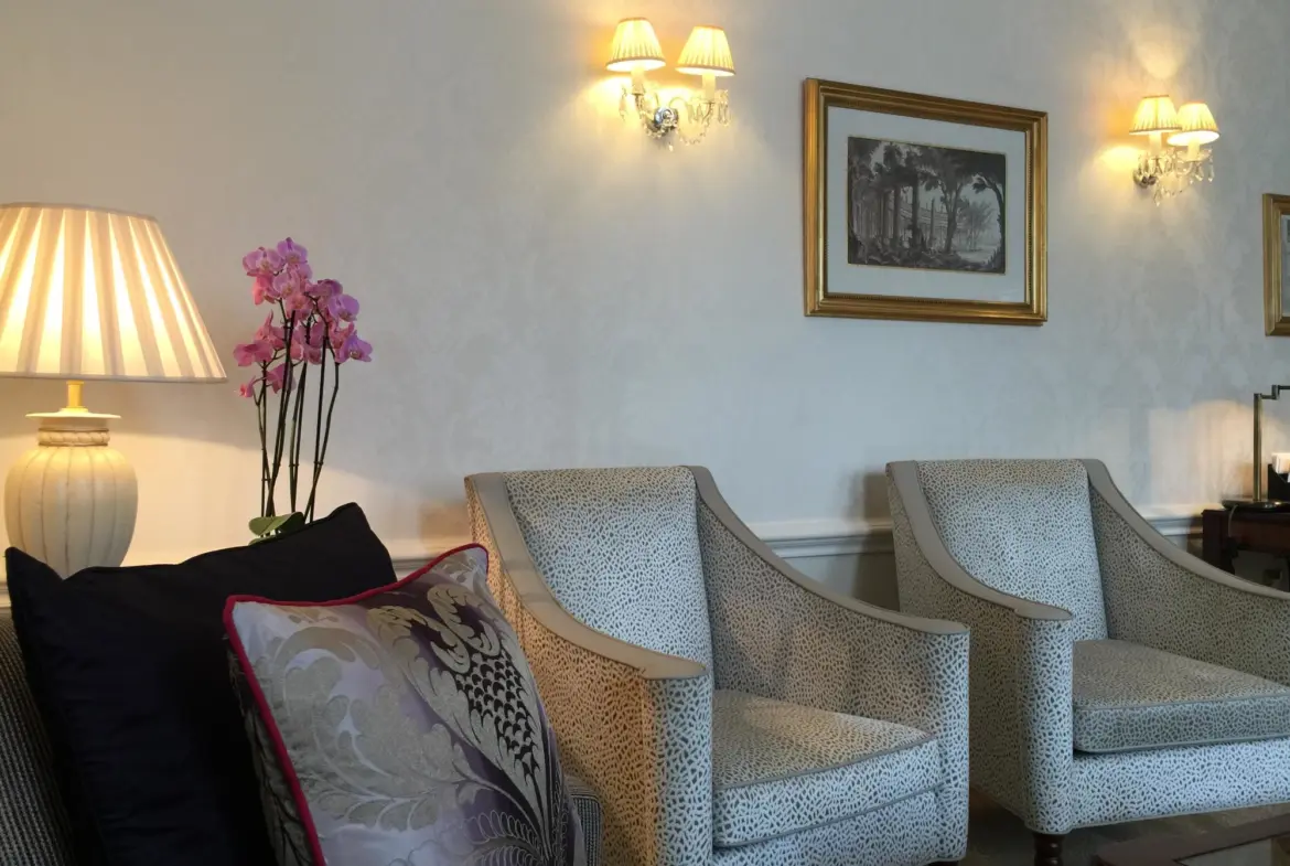 Marriott’s Grand Residence At London Seating