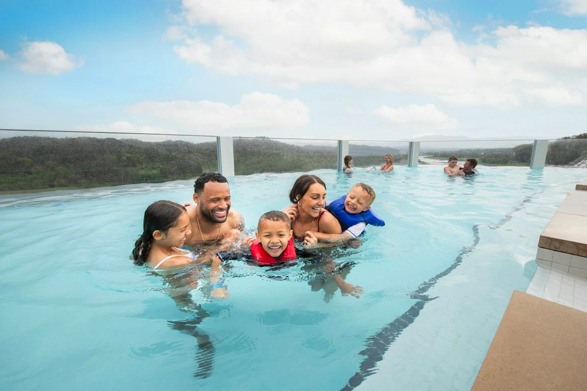 Pool Club Wyndham Great Smokies Lodge