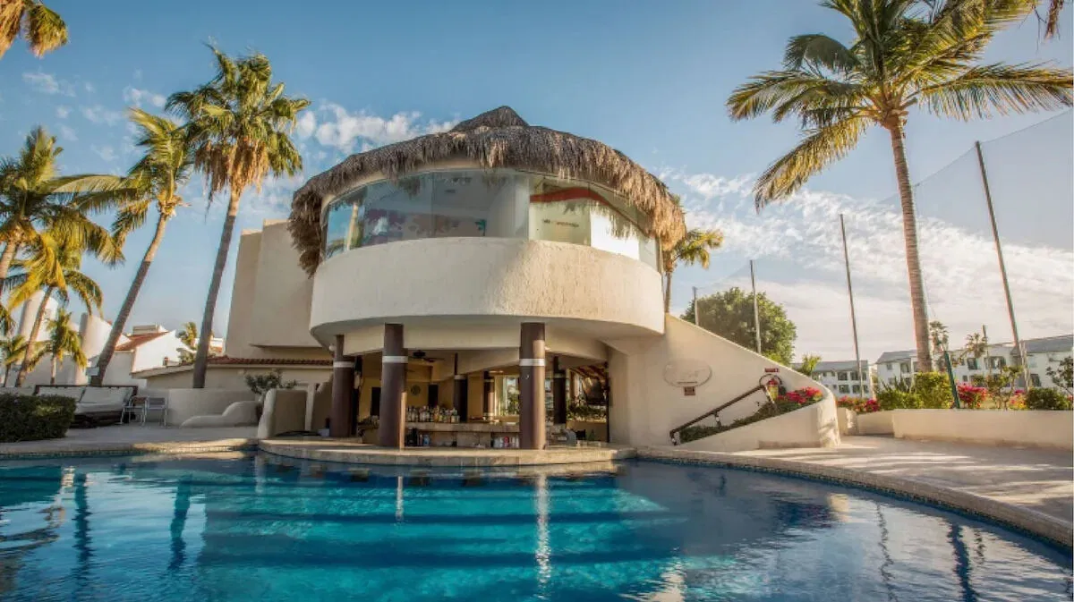 Pool Bar