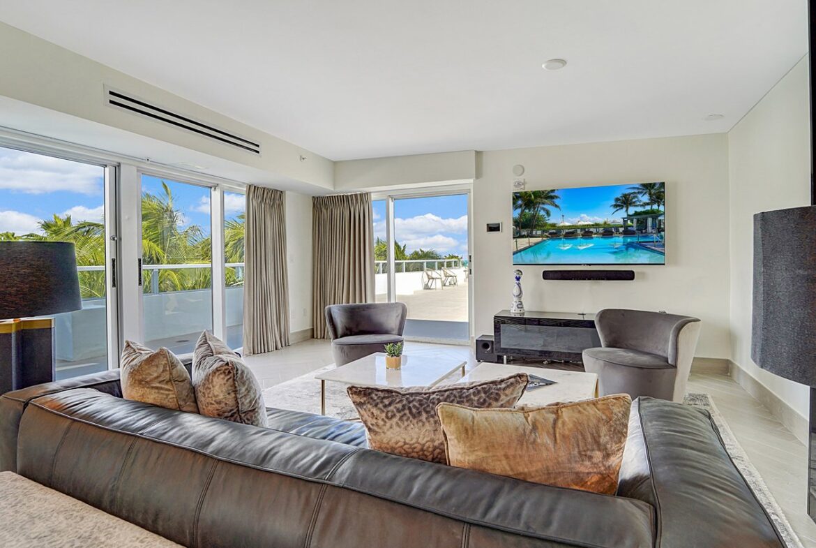 Sagamore Suites Hotel Living Room 2