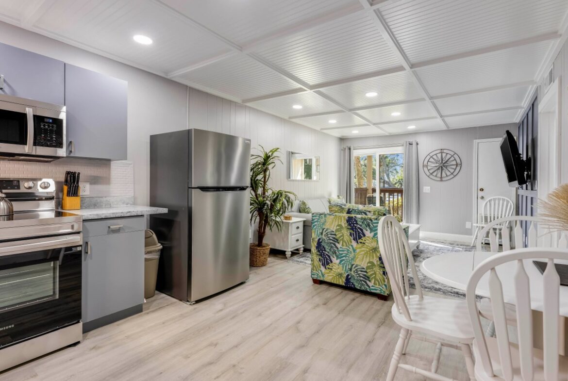 Sand Shares Resort Kitchen and Dining