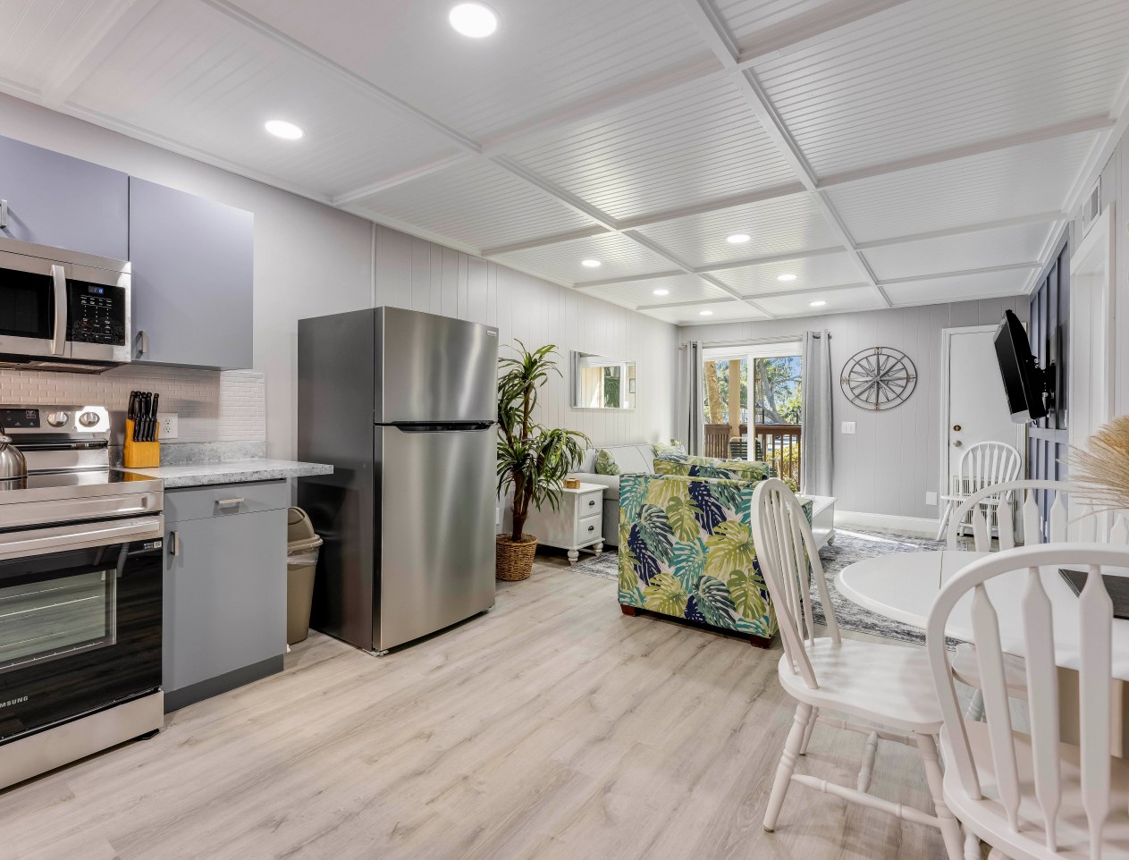 Sand Shares Resort Kitchen and Dining