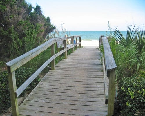 Schooner Beach And Racquet Club