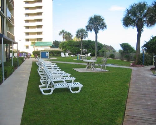 Schooner Beach And Racquet Club
