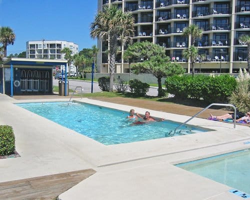 Schooner Beach And Racquet Club