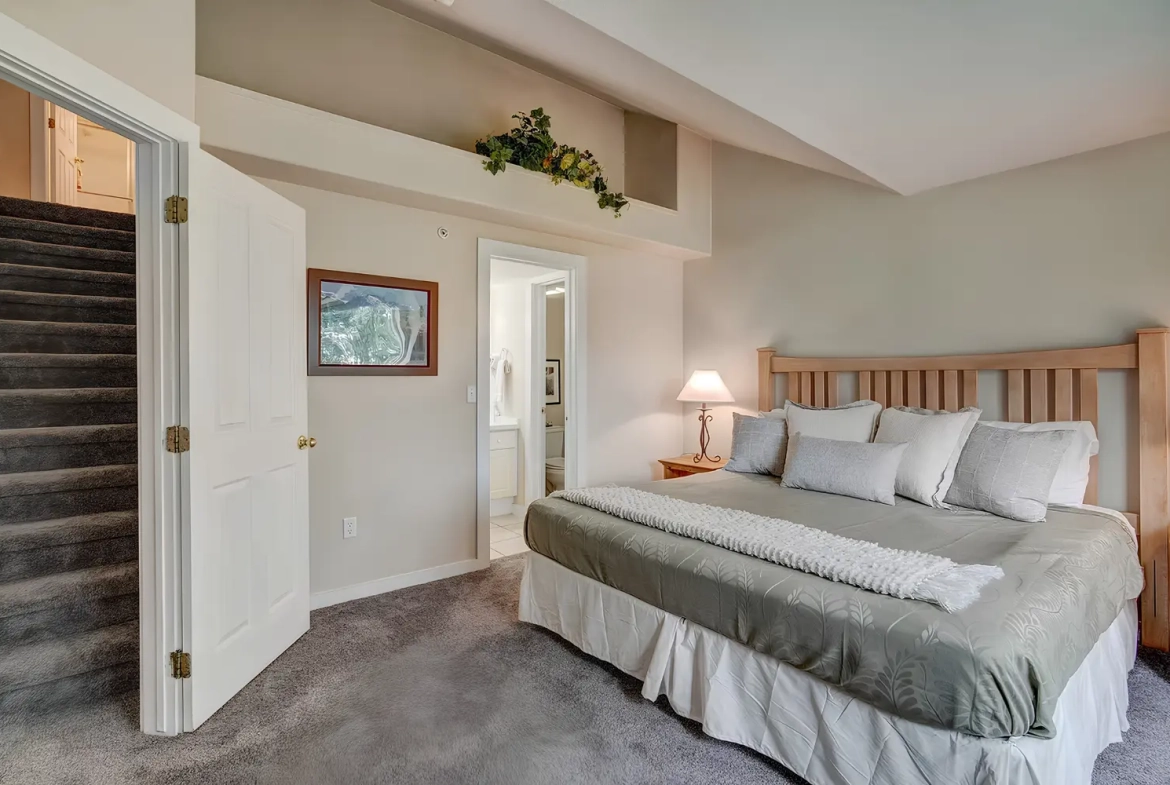 Swan Mountain Resort Bedroom