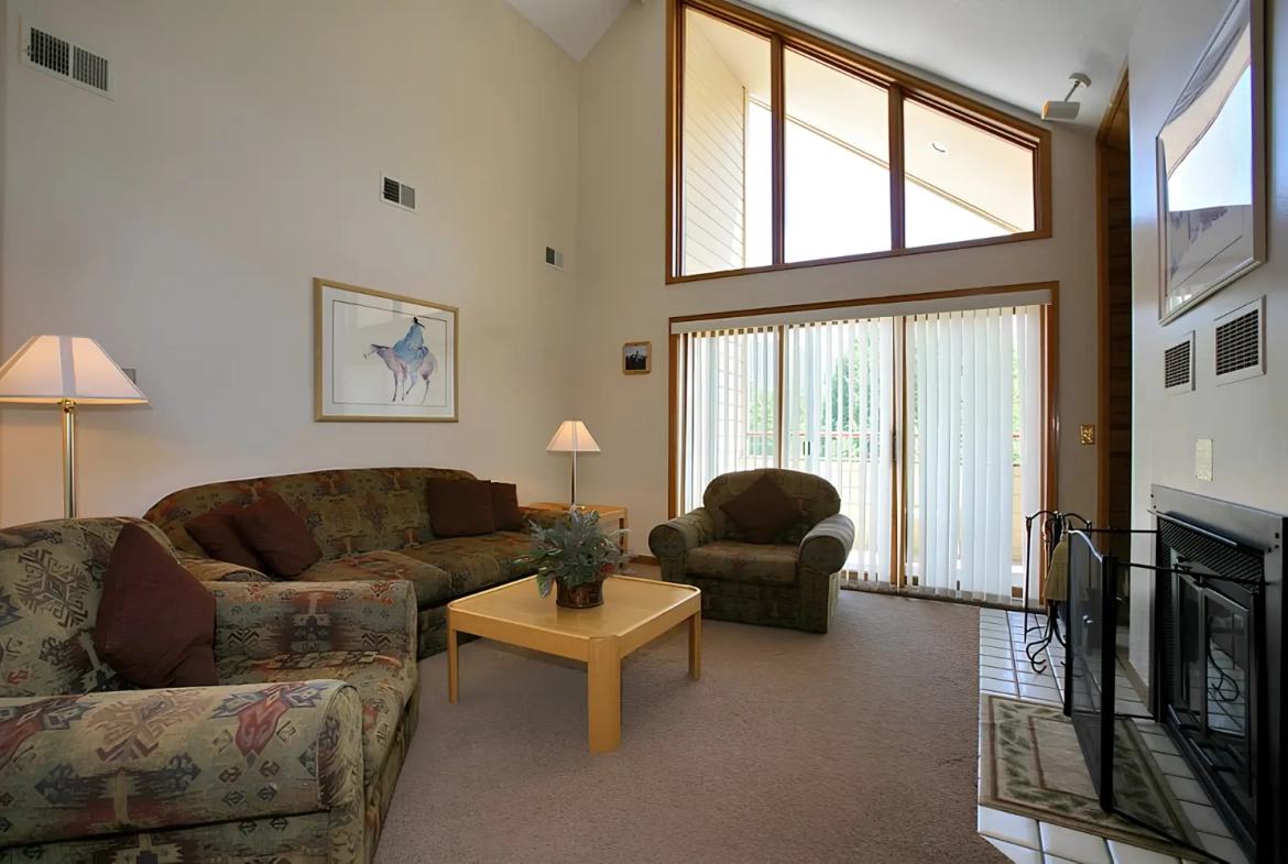 Swan Mountain Resort Living Room