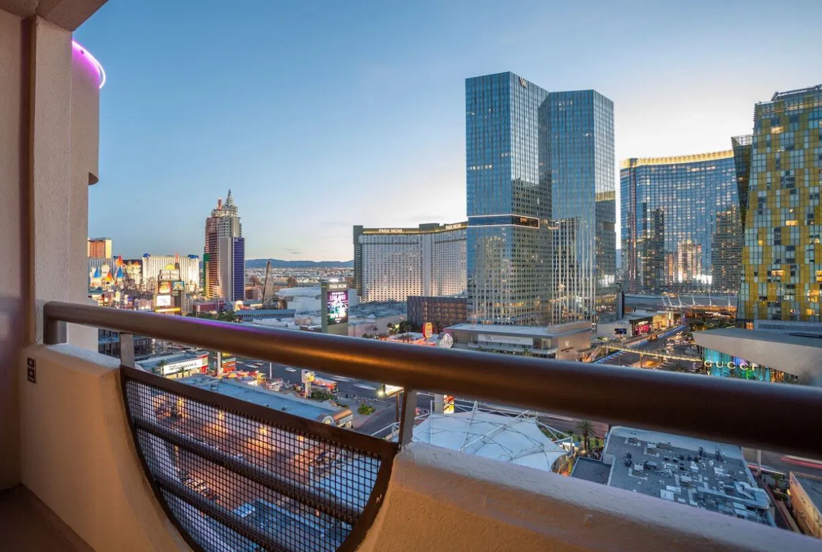Villas At Polo Towers, A Diamond Resort Patio