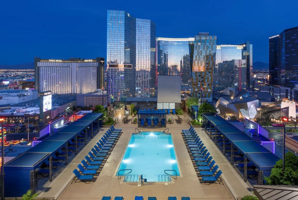 Villas At Polo Towers, A Diamond Resort Pool Rooftop