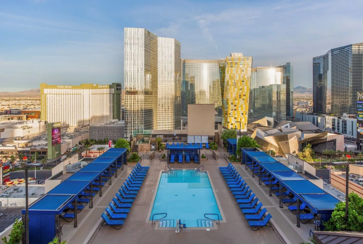 Villas At Polo Towers, A Diamond Resort Rooftop Pool
