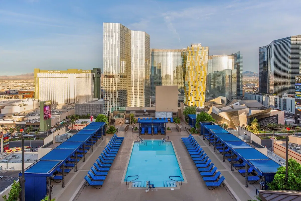 Villas At Polo Towers, A Diamond Resort Rooftop Pool