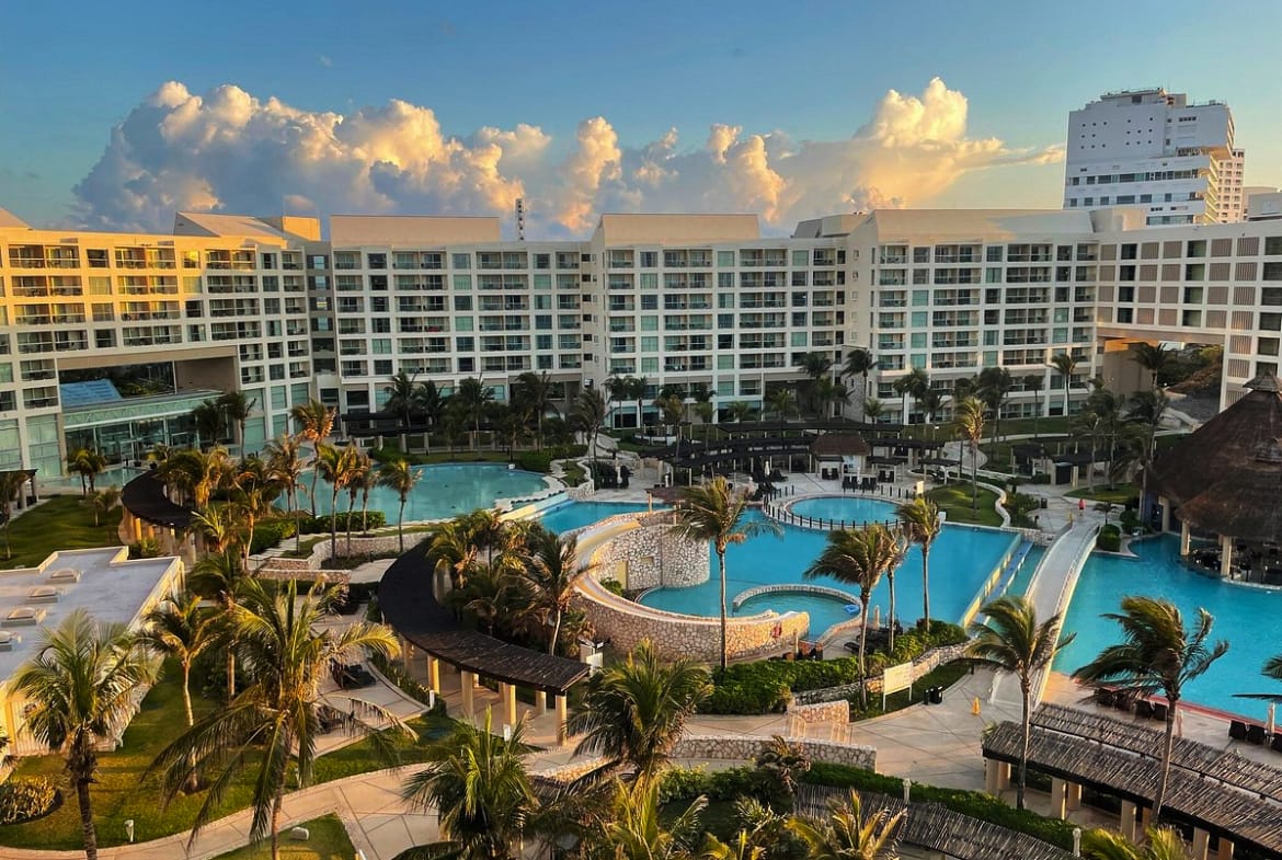 Westin Lagunamar Ocean Resort Pool