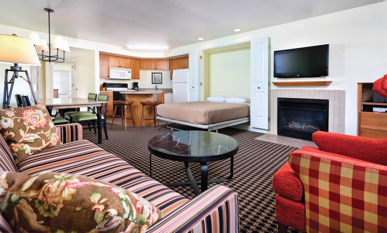 Worldmark Angels Camp Living and Dining Area