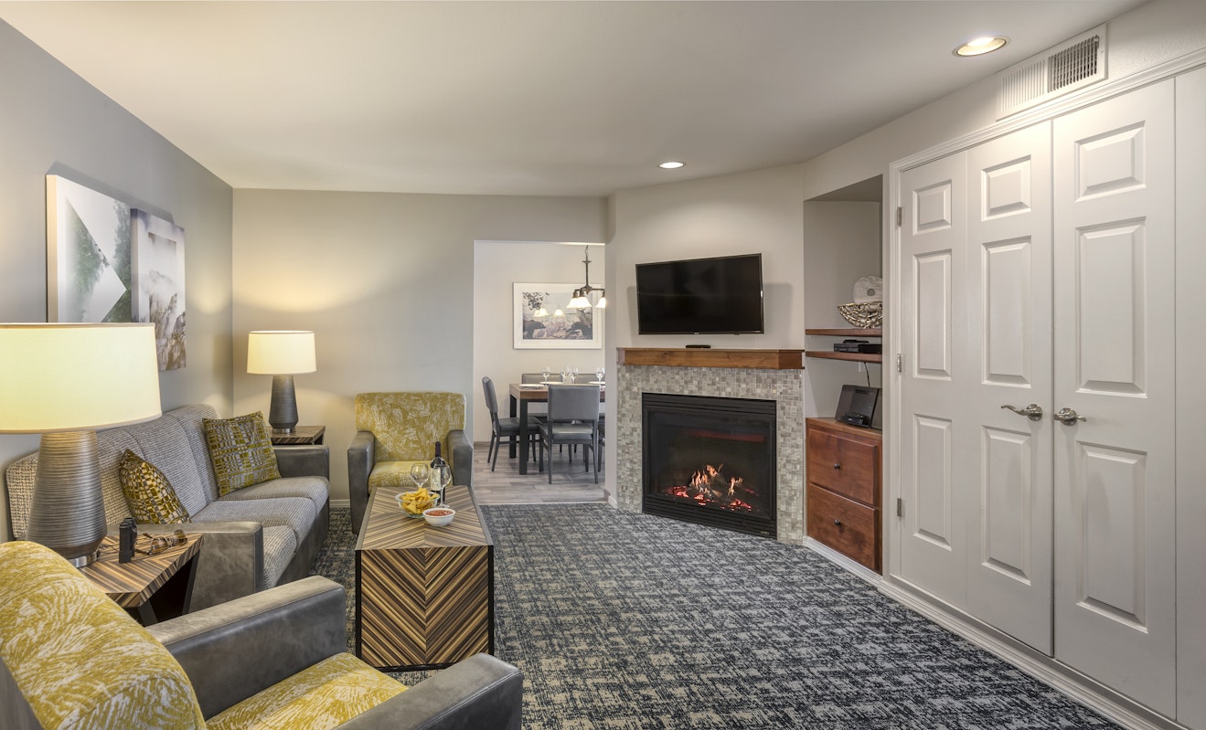 Worldmark Yosemite Bass Lake Living Room