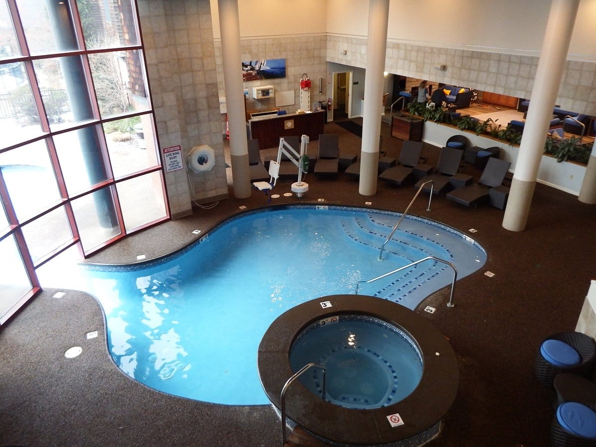 Wyndham Inn On Long Wharf pool New England Resorts
