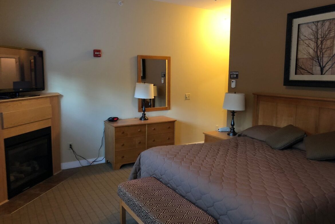 Suites At Attitash Mountain Village Bedroom