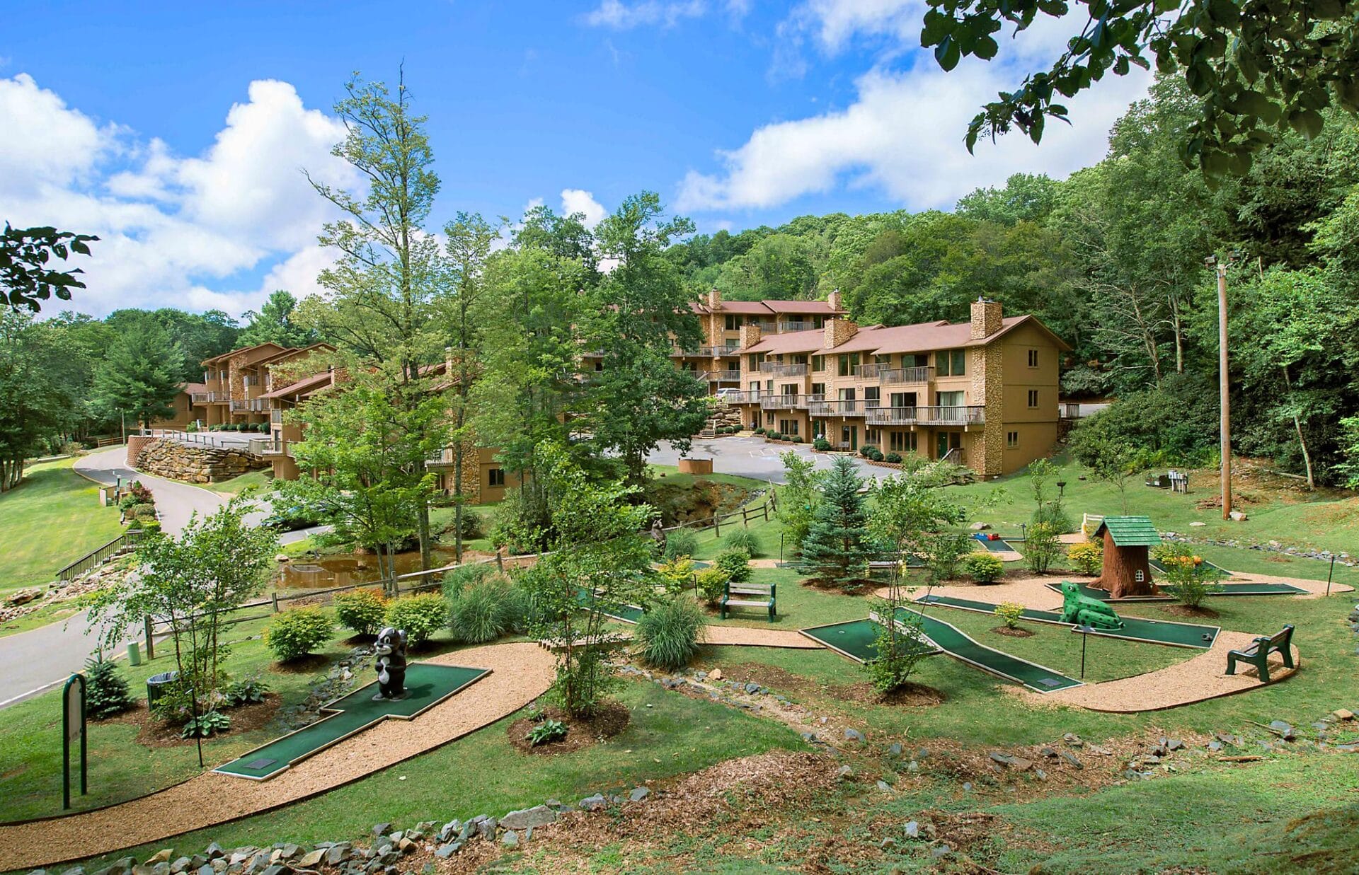 Cheapest Way to Travel in North Carolina: Blue Ridge Village by Bluegreen Vacations