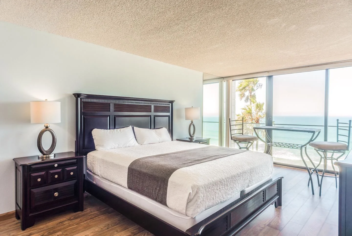 Capri By The Sea At San Diego Bedroom