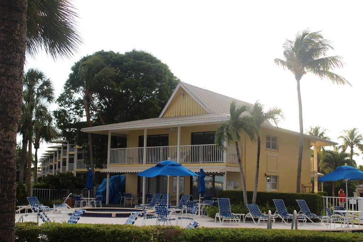 Charter Club Resort of Naples Bay