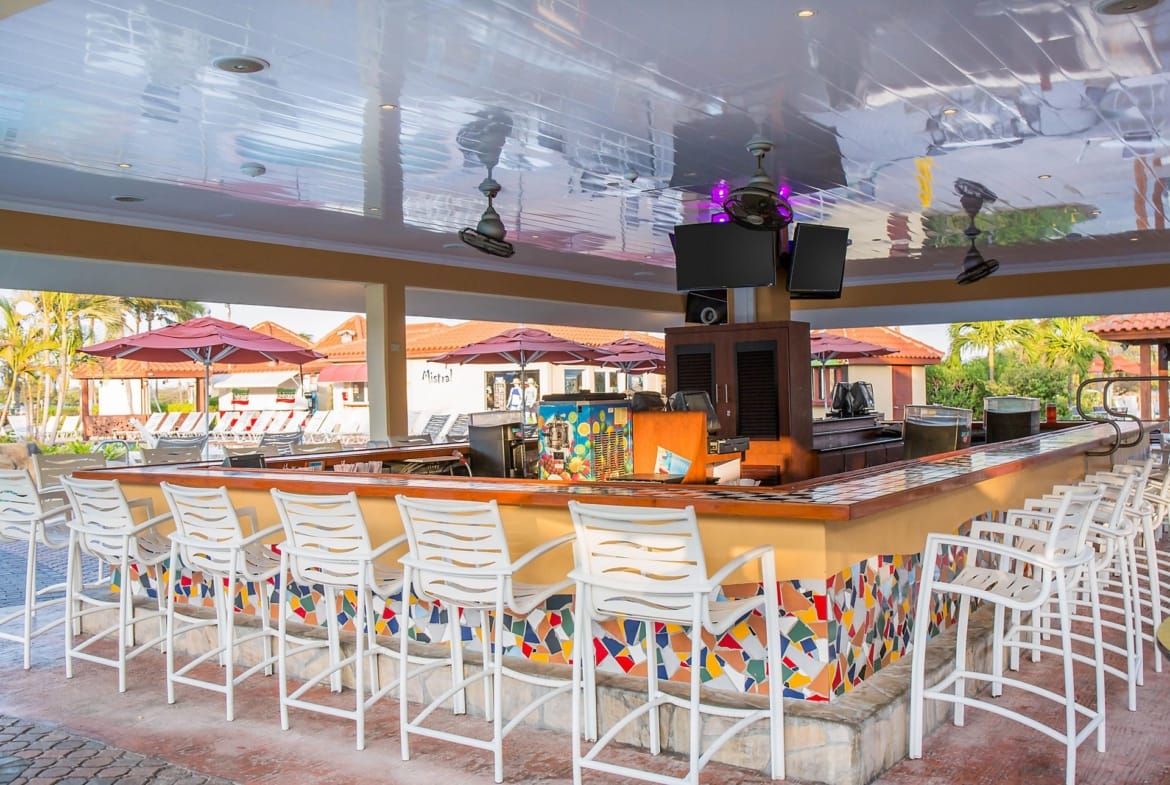 La Cabana Beach & Racquet Club Bar