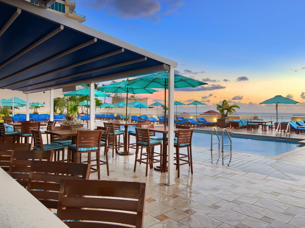 Marriott's Beachplace Towers Pool Bar