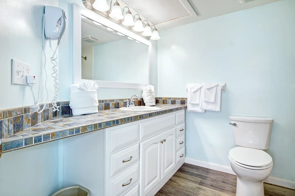 New Smyrna Waves Bathroom