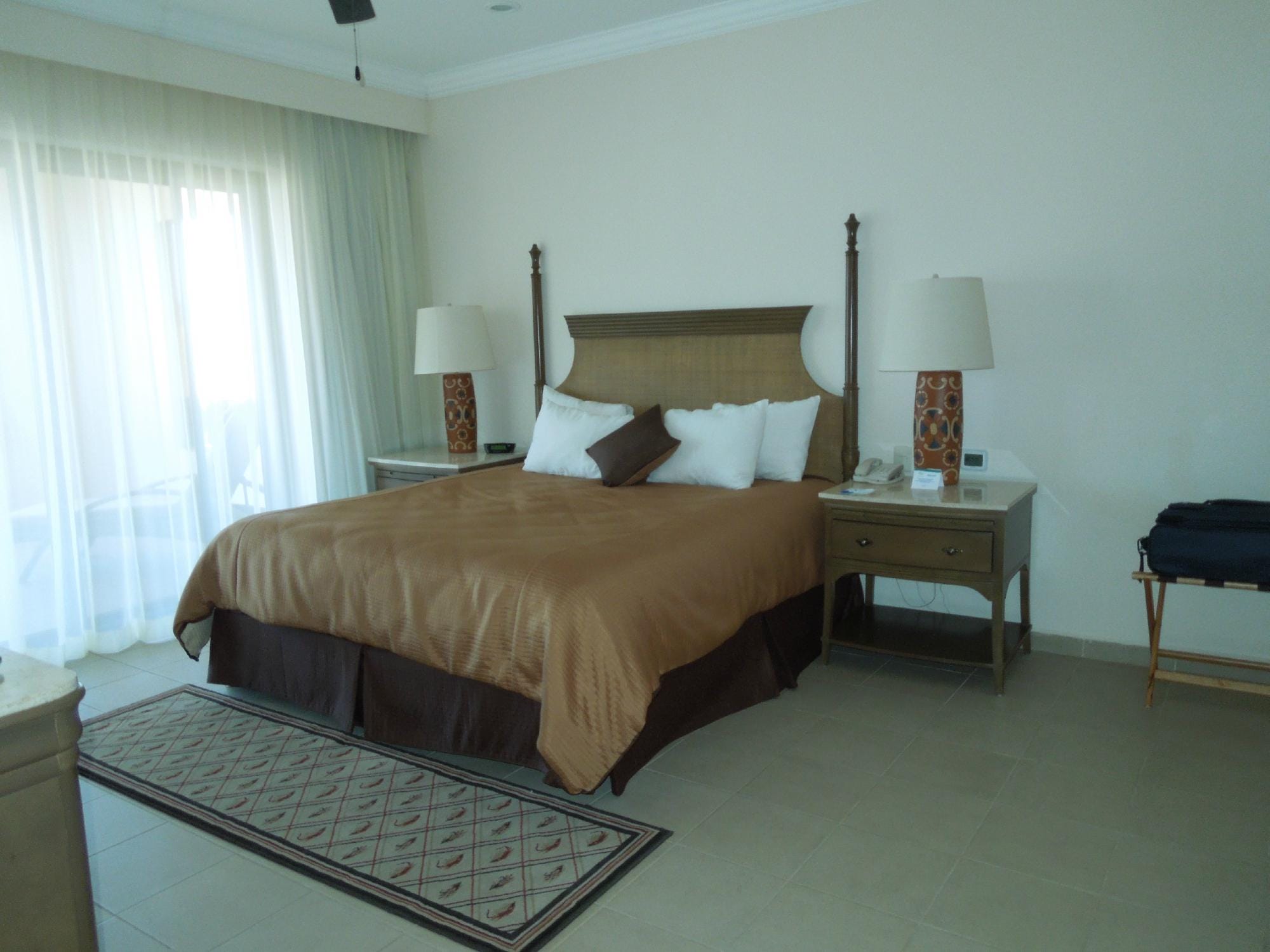 Villa del palmar loreto master bedroom