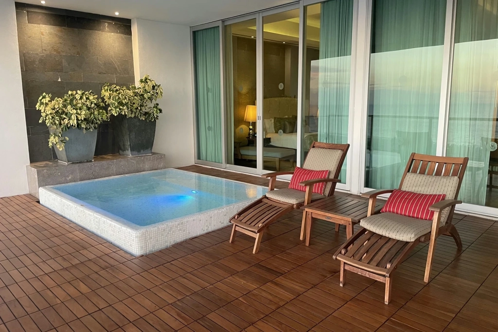 Grand Luxxe Residence Club Nuevo Vallarta Patio and Plunge Pool