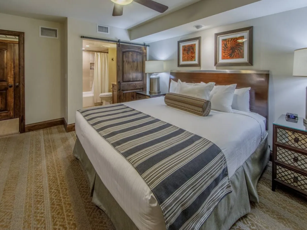 Scottsdale Resort Holiday Inn Master Bedroom
