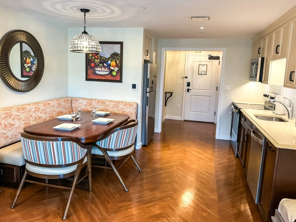 Riviera Kitchen and Dining