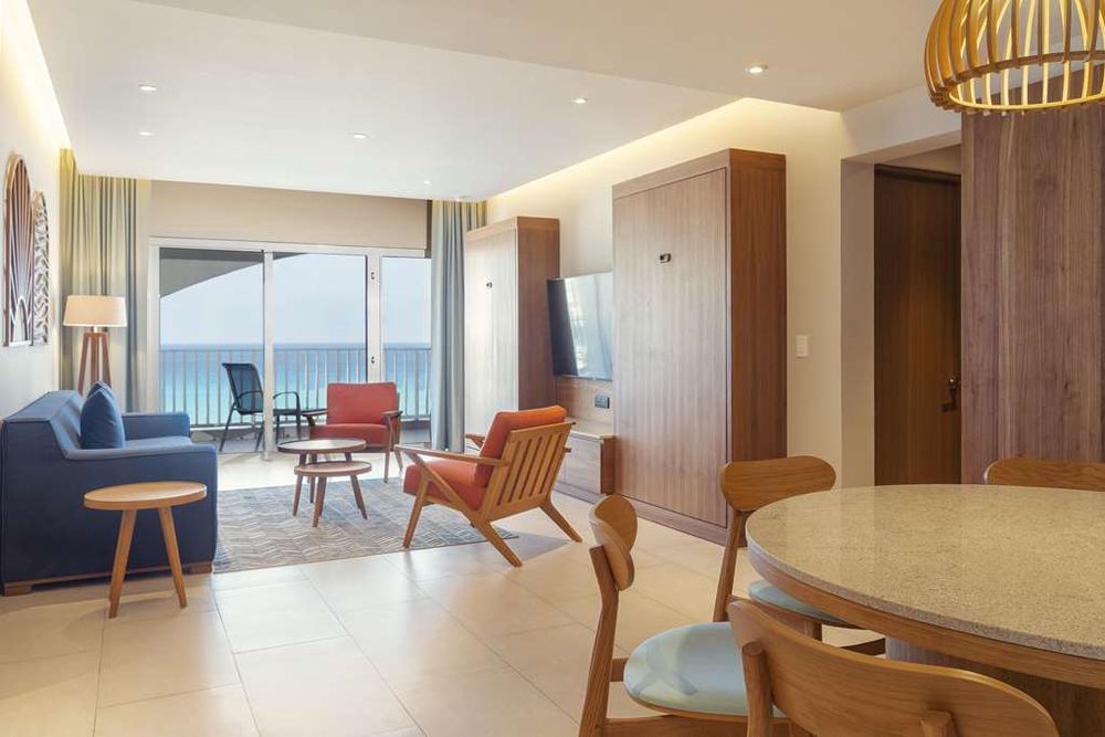 Hilton Cancun Mar Caribe All-Inclusive Resort Living Room