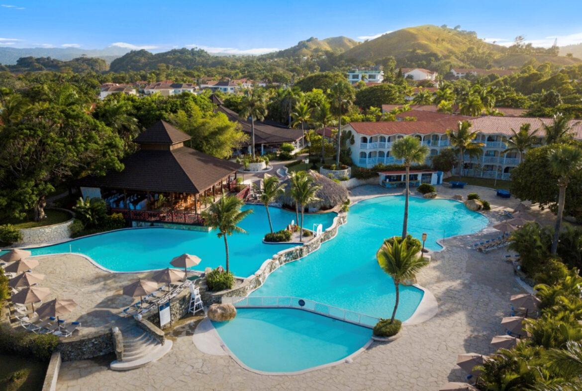 Lifestyle Tropical Beach Resort & Spa Pool