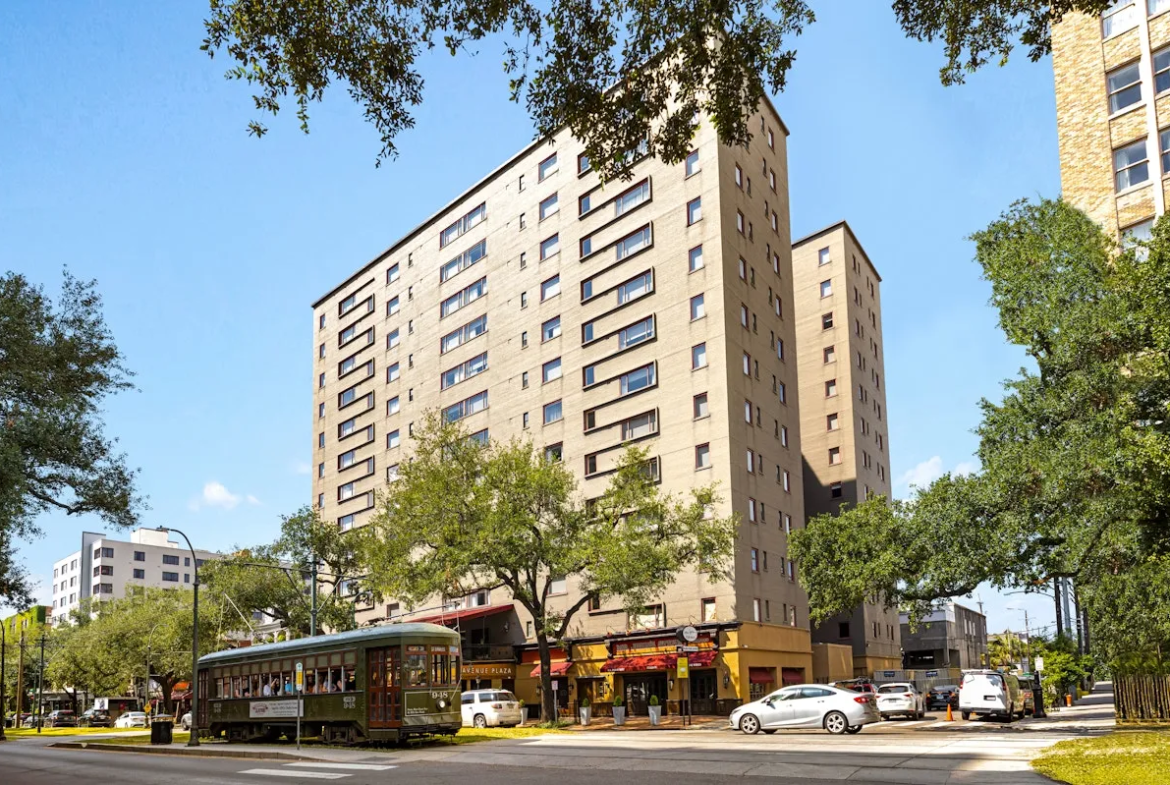 WorldMark Avenue Plaza Building