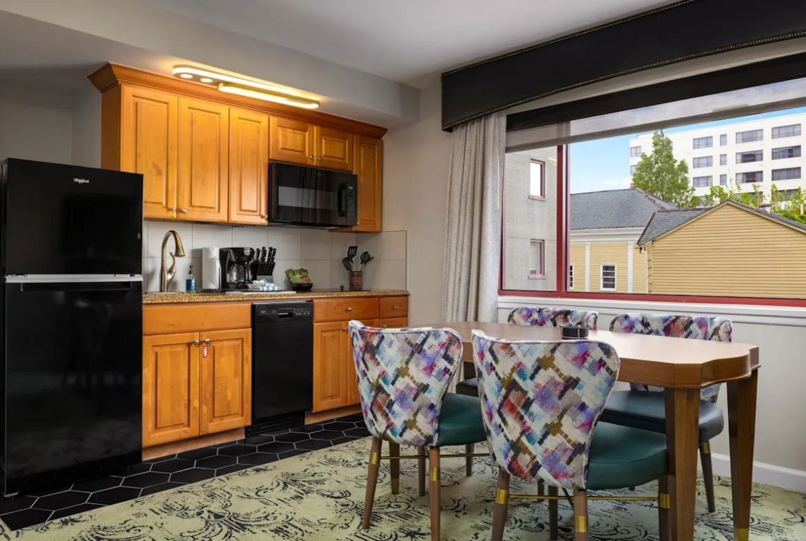 WorldMark Avenue Plaza Kitchen Area
