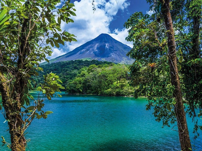costa rica volcano