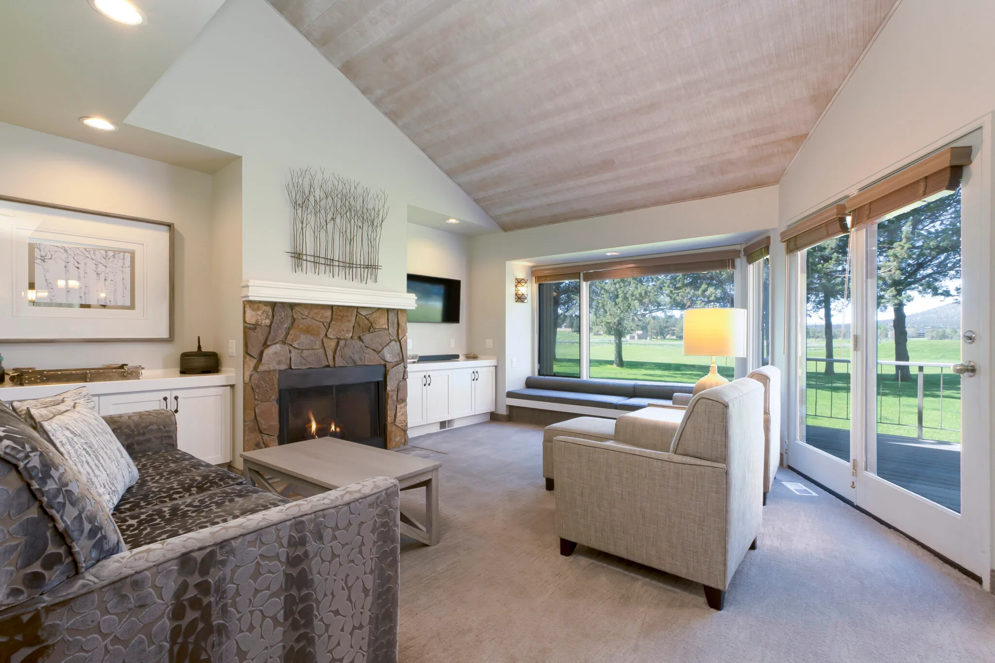 Canyon Rim at Eagle Crest Living Room