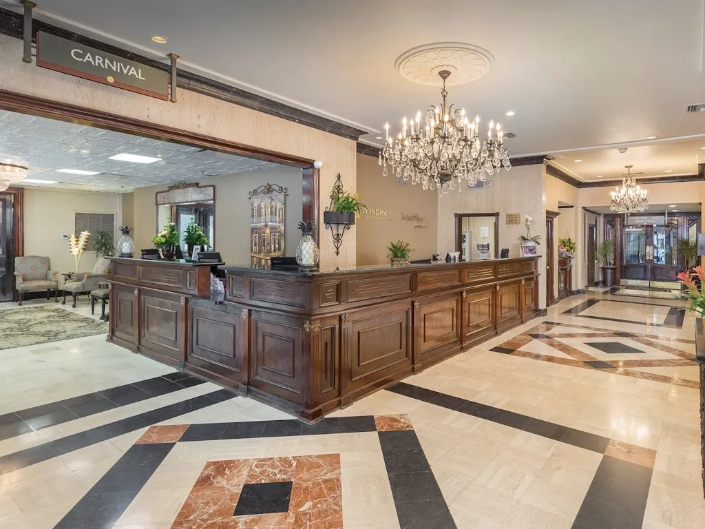Wyndham New Orleans at Avenue Plaza Lobby