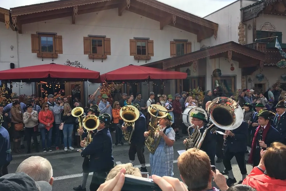 Places to Stay for Oktoberfest: Leavenworth Parade