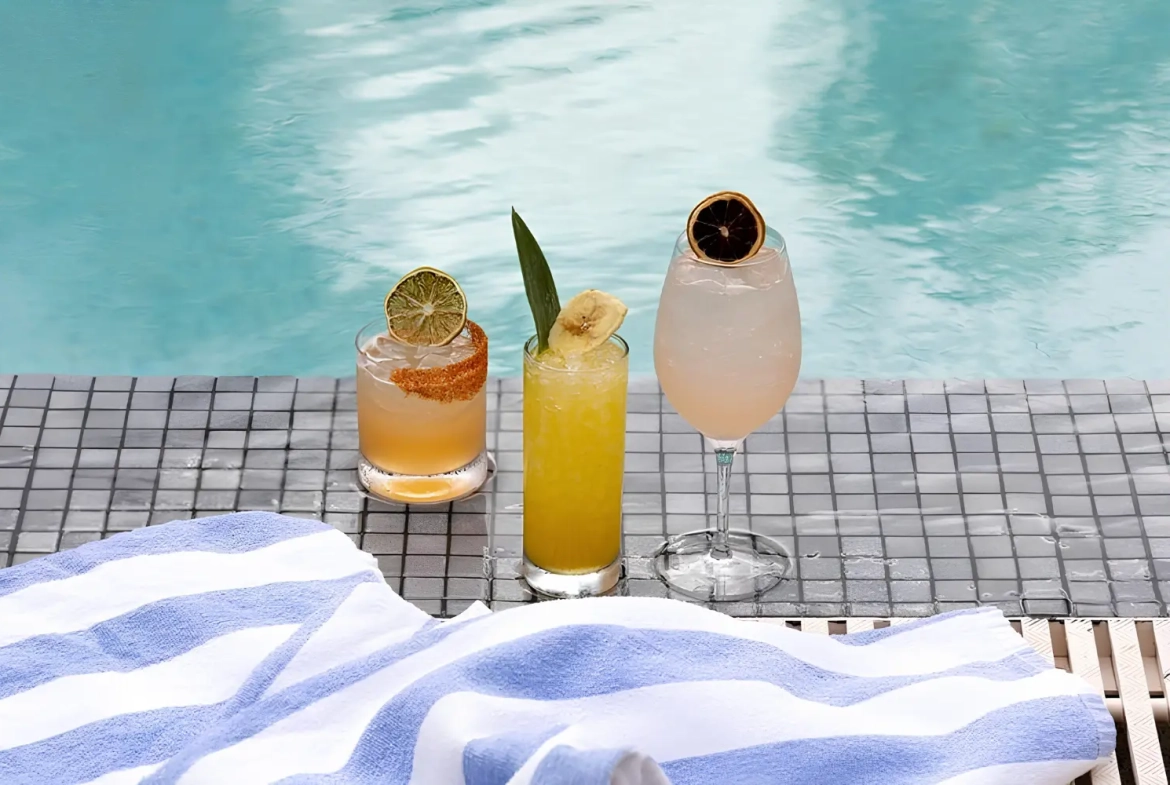 Meliá Orlando Celebration Pool Drinks