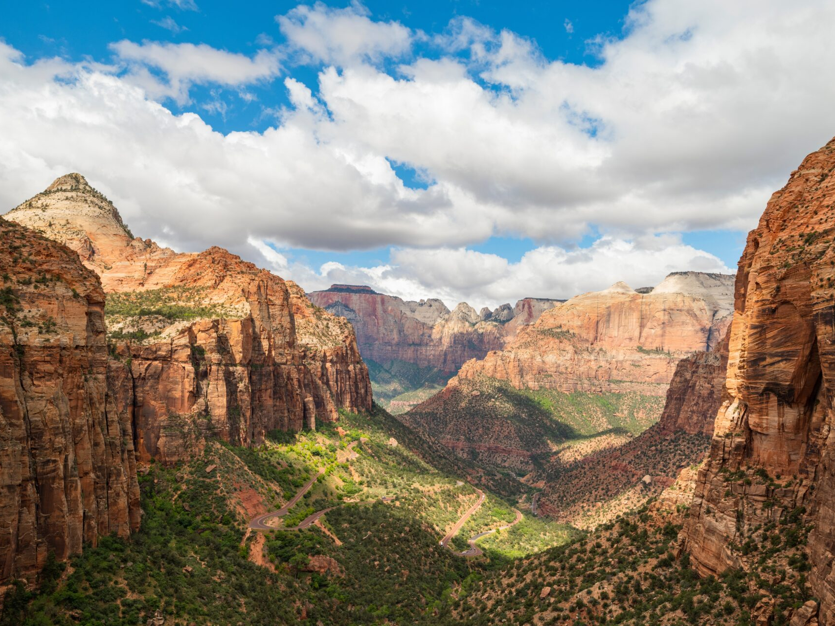 Canyon Overlook in Zion, one of the best national parks in the USA